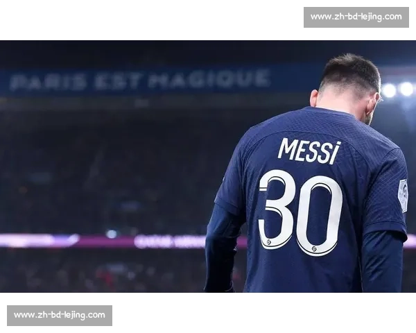 梅西巴黎终章单刀打飞：嘘声散尽时，大巴黎是否听懂了命运的回响？