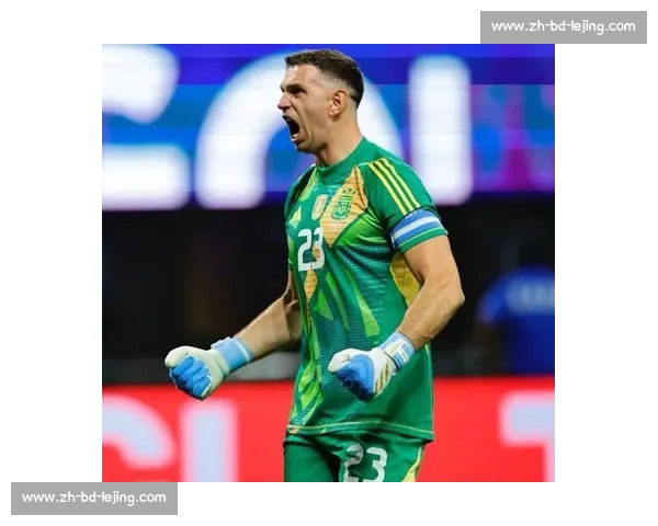 罗马诺确认曼联接触沃特金斯：红魔锋线引援进入实质性阶段